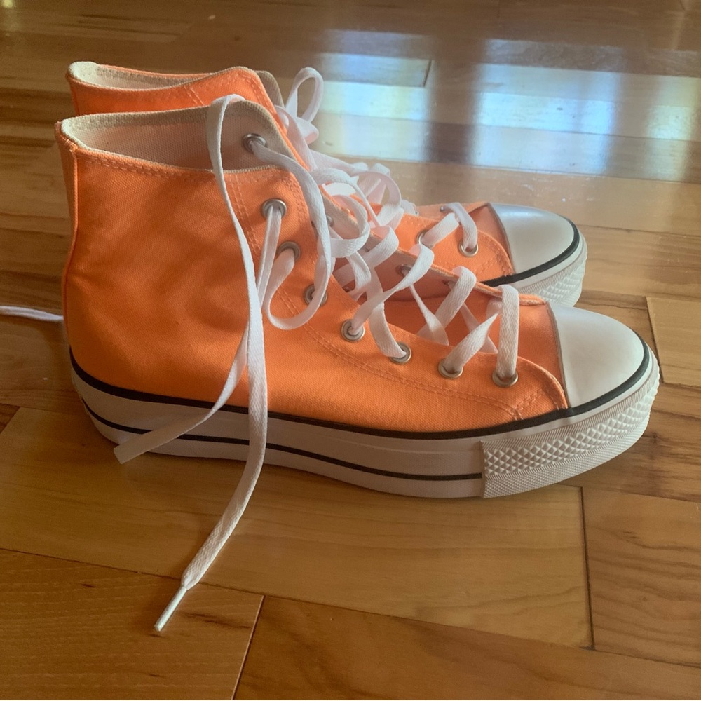 Converse chuck taylor orange 🍊 shoe